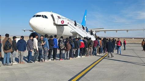 A­ğ­r­ı­­d­a­ ­2­2­7­ ­g­ö­ç­m­e­n­ ­u­ç­a­k­l­a­ ­A­f­g­a­n­i­s­t­a­n­­a­ ­g­ö­n­d­e­r­i­l­d­i­